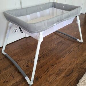 Guava Lotus Travel Bassinet Attachment